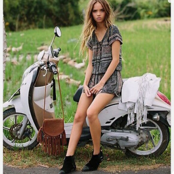 NEW Cleobella Black Wood Block Print SHAKIRA Playsuit Romper Size XS - Picture 1 of 14